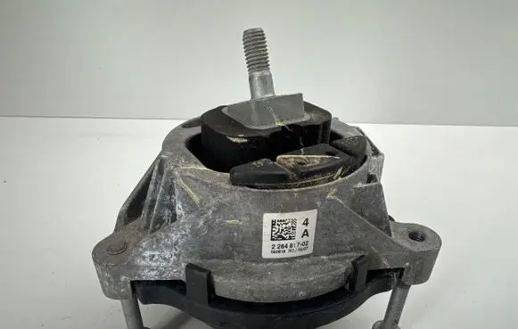 BMW M4 F82 F83 Engine mount bracket 228481702
