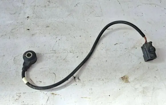 Volvo V50 Detonation knock sensor 1072086B