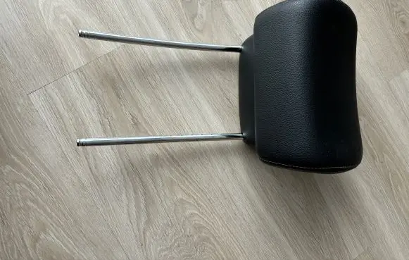 Mercedes-Benz ML W164 Rear seat headrest 