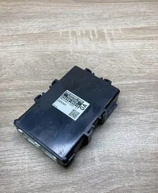 Toyota Avensis T270 Power management control unit 8969005010 MB1028500050