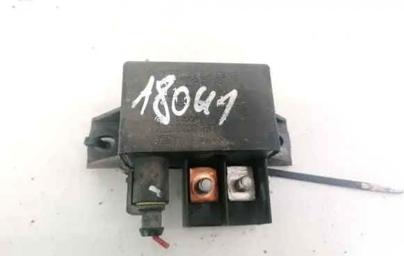 Mercedes-Benz CLS C219 Glow plug pre-heat relay A0025426419 0332002167