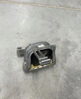 Volkswagen T-Roc Engine mount bracket 5Q0199262CK