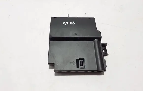 Audi Q7 4M Fuse module 4M0937513J