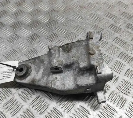 Mercedes-Benz GLC X253 C253 Engine mounting bracket A2742232204