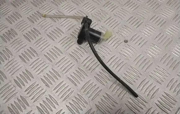 Nissan Leaf II (ZE1) Windscreen/windshield washer pump EW17002