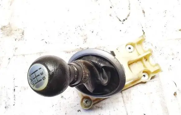 Suzuki SX4 Gear shifter/selector