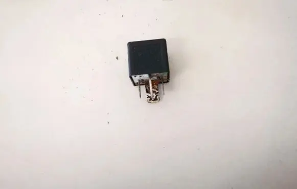 Audi A4 S4 B5 8D Other relay 443951253j 899511000