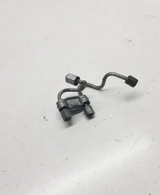 Toyota Yaris Fuel injector supply line/pipe 