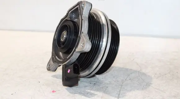 Volkswagen Golf Plus Water pump 01643304