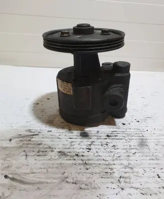 Renault Megane I Power steering pump 7700840106 26046186 7044001