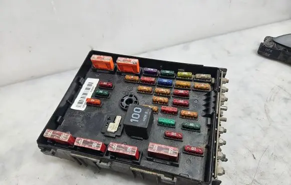 Volkswagen PASSAT B6 Fuse module 3C0937125
