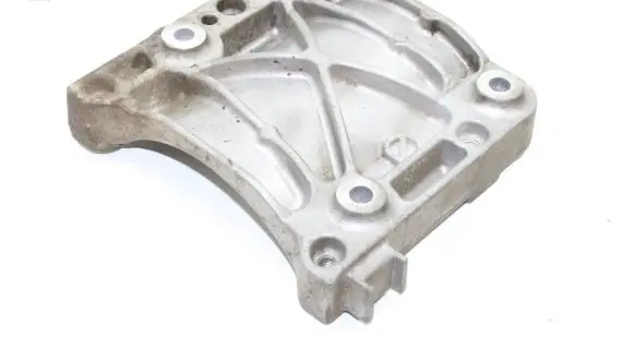 Honda CR-V A/C compressor mount bracket 