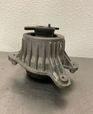 Mercedes-Benz E W213 Engine mount bracket A2132402500