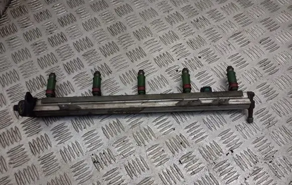 Volvo S60 Fuel main line pipe BRAK