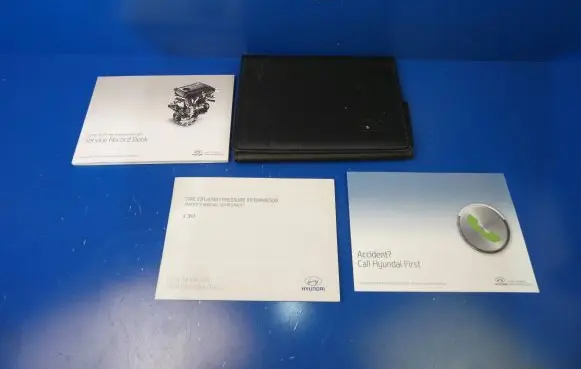 Hyundai i30 Owners service history hand book 