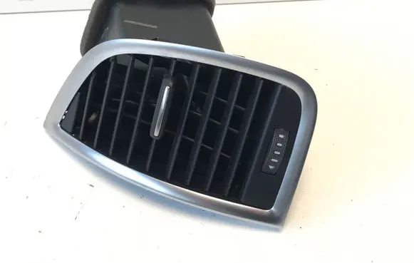 Audi Q7 4L Dashboard side air vent grill/cover trim 4L0820901T 4L0820901