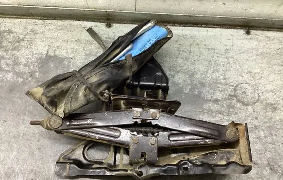 Toyota Avensis Verso Lift Jack 