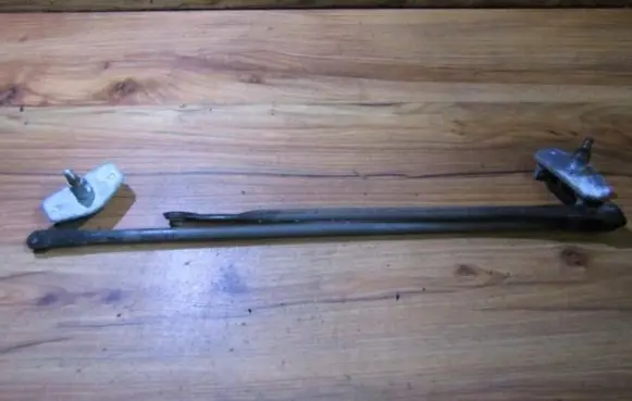 Mitsubishi Pajero Pinin Front wiper linkage and motor nenusaytas
