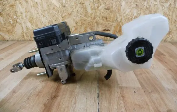 Toyota Prius (XW50) ABS Pump 4721047110