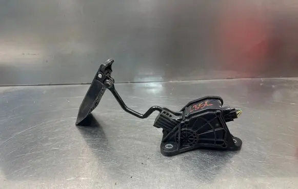 Honda Civic Accelerator throttle pedal J20000286349