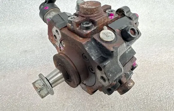 Audi A6 S6 C6 4F Fuel injection high pressure pump 059130755S