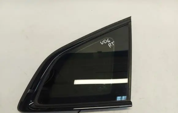 BMW 2 Active Tourer U06 Rear side window 9882972