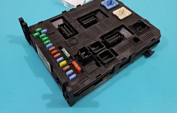 Citroen C4 I Central body control module 9660105980 IMPRK1396425
