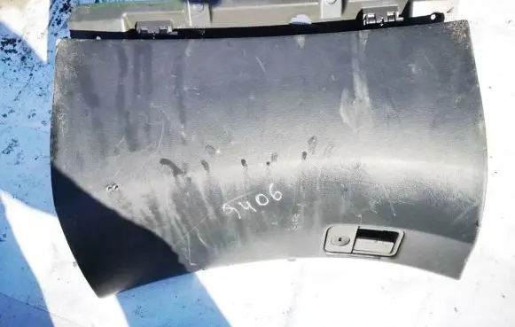 Glove box