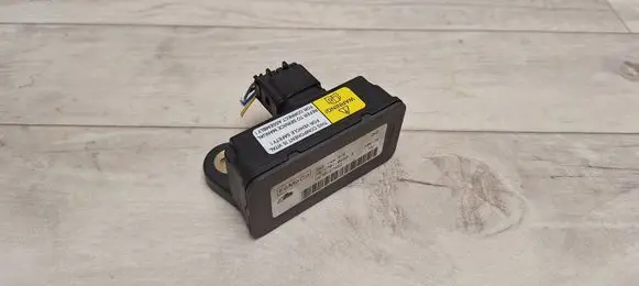Volvo V50 ESP acceleration yaw rate sensor 10170106483 GW70C27A6Z 10W136