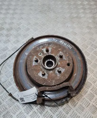 Land Rover Discovery 3 - LR3 Rear wheel hub