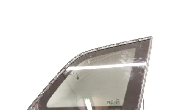 Audi Q7 4M Rear vent window glass 4M0845298C