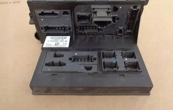 Mercedes-Benz E W211 Fuse module A2115454201