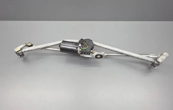 Volkswagen Transporter - Caravelle T4 Front wiper linkage and motor 701955113A 0390241120