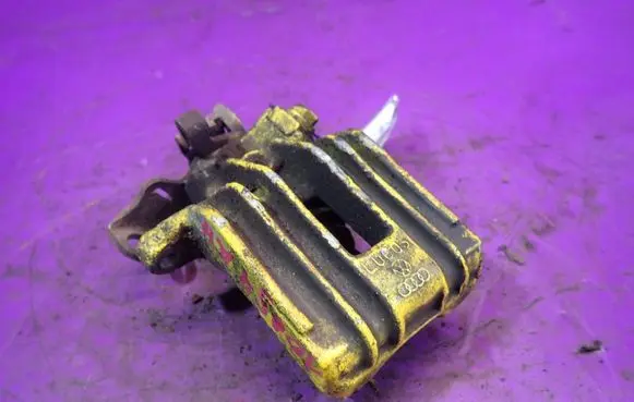 Volkswagen Golf IV Rear brake caliper