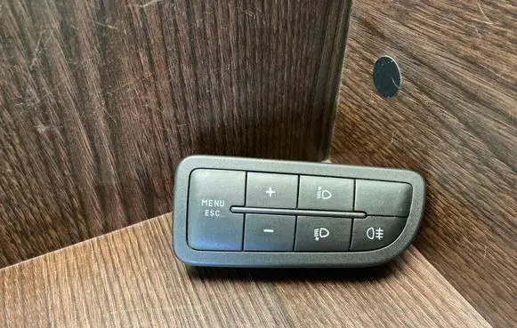 Fiat Doblo Headlight level height control switch B569