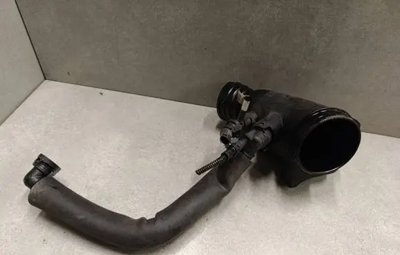 BMW 3 F30 F35 F31 Intake resonator 70604474