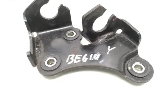 Toyota Yaris Gear shift cable bracket 