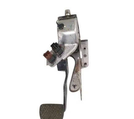 Nissan Juke I F15 Brake pedal 1KA0A