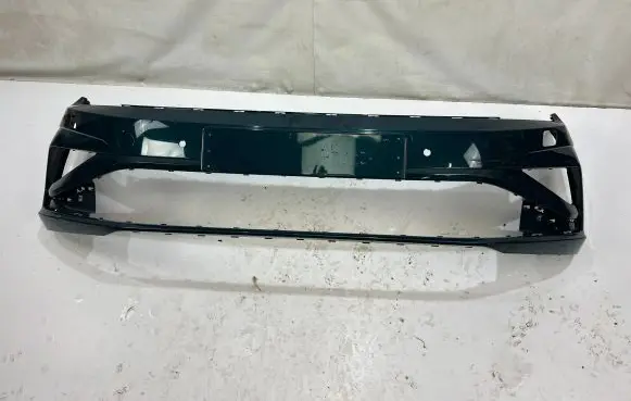 Volkswagen Golf Sportsvan Front bumper