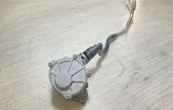 Mercedes-Benz GLC X253 C253 Vacuum pump A6512300465