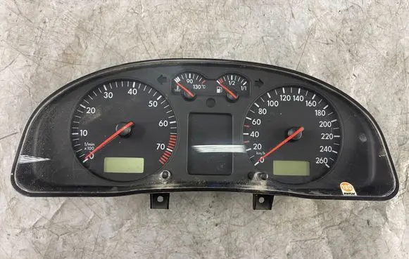 Volkswagen PASSAT B5 Speedometer (instrument cluster) 3b1919880