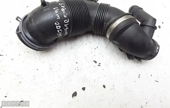 Skoda Octavia Mk3 (5E) Air intake hose/pipe 5q0129654