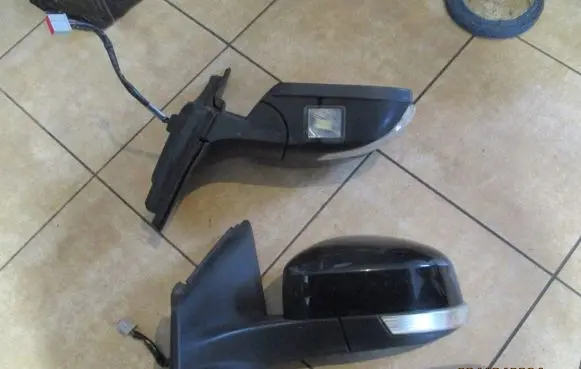 Ford Mondeo MK IV Front door electric wing mirror 