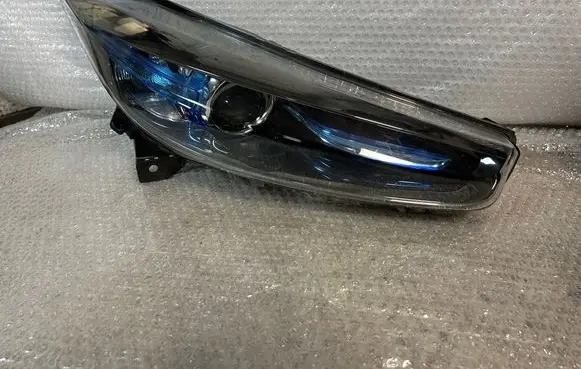 Renault Zoe Headlight/headlamp 260109891R 0109120200173745