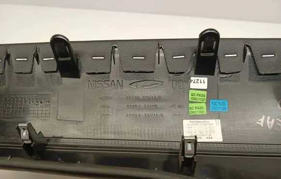 Nissan Leaf II (ZE1) Dashboard side end trim 684205SH1B