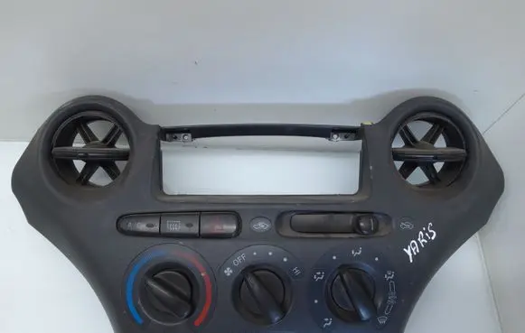 Toyota Yaris Climate control unit