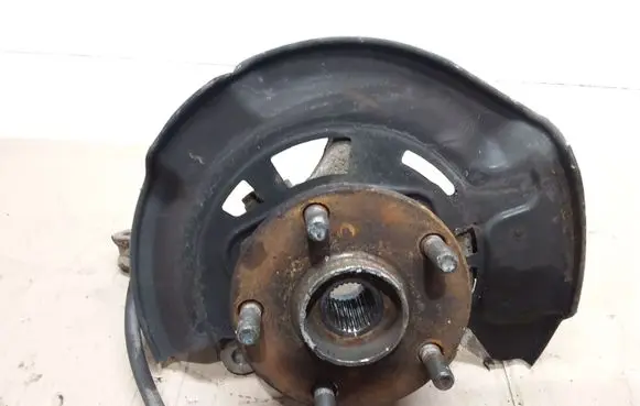 Toyota RAV 4 (XA30) Front wheel hub