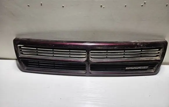 Dodge Caravan Front grill 4576735 4451680