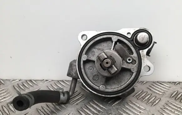 Toyota Yaris Vacuum pump 04090653