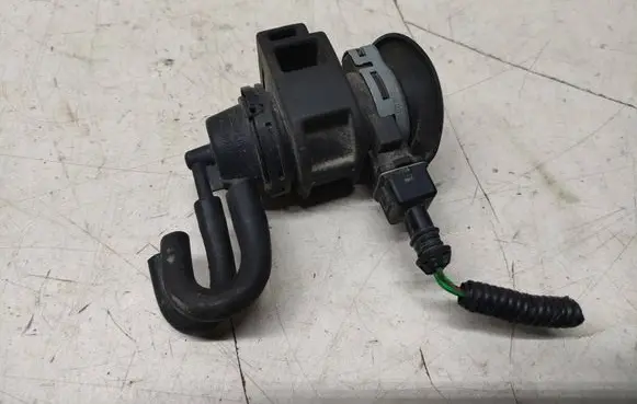 Nissan Qashqai Turbo solenoid valve 8200575400